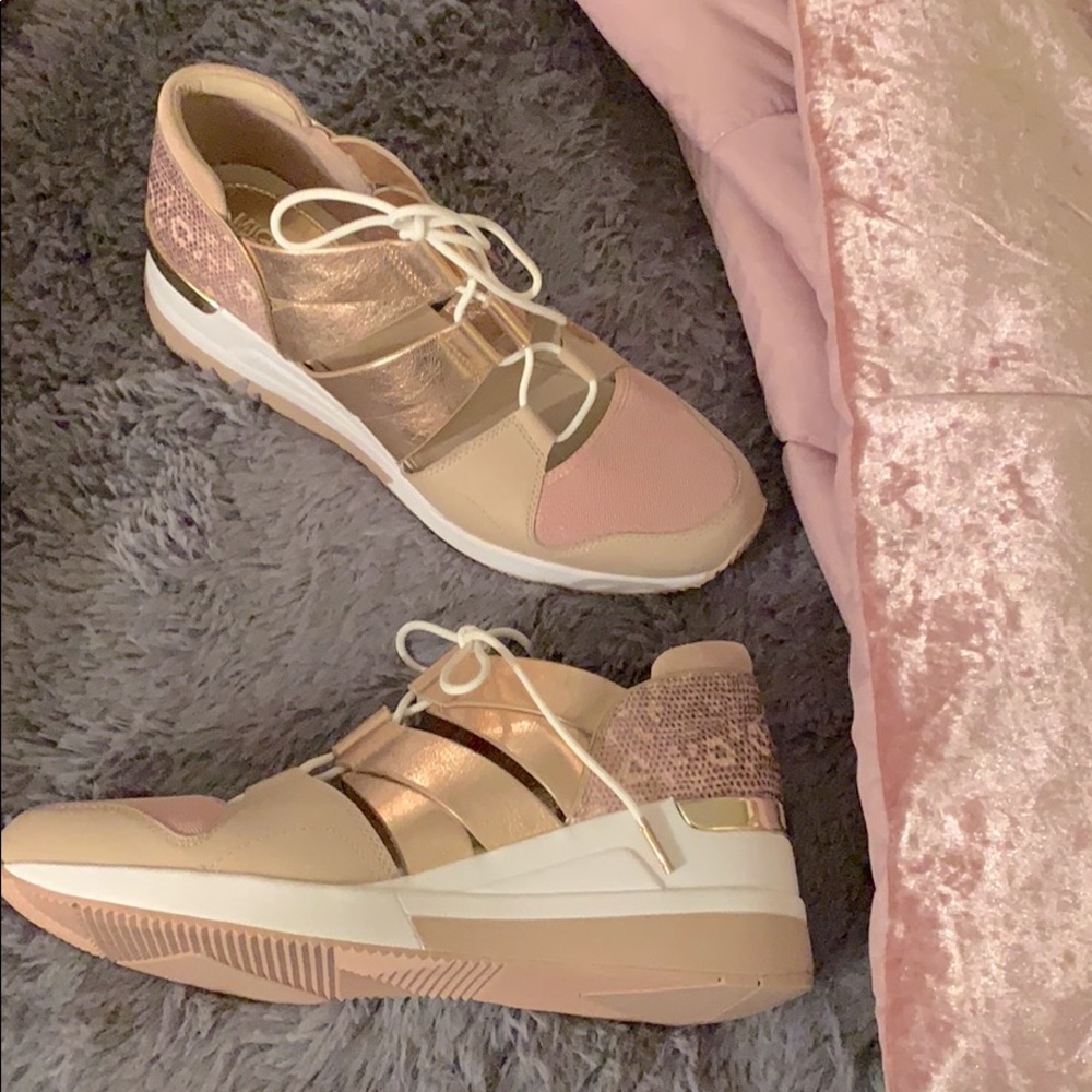 Michael Kors healed lace up tennis shoes Gorgeous!